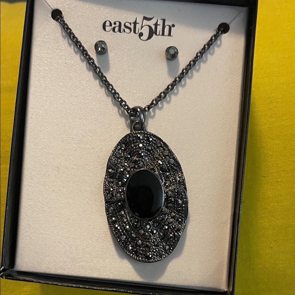 East 5th Black And Silver Oval Pendant Necklace